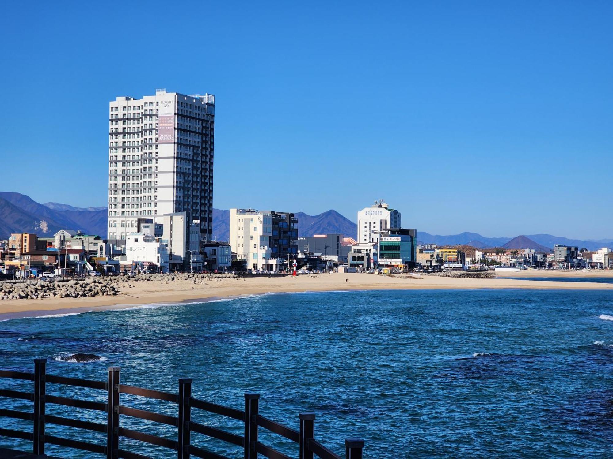 Sokcho Summitbay 1807 "Ocean View" Aparthotel Esterno foto